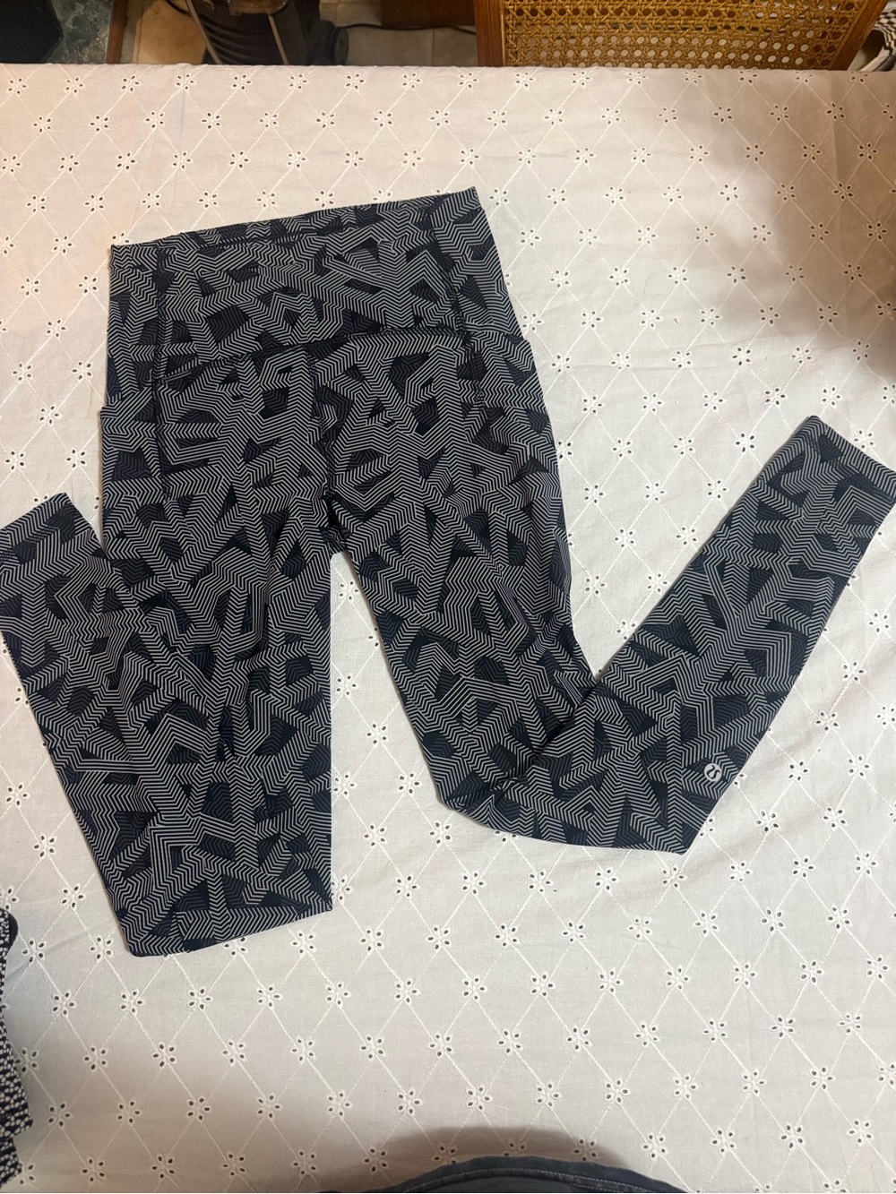 lululemon athletica Black and Gray Geo-Print Leggings like new